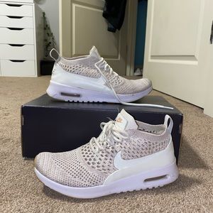 Nike Flyknit Air Mac Thea